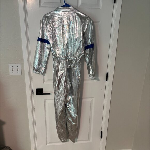Silver Astronaut Spacesuit Costume with Helmet – Kids Size (Unisex) - Picture 4 of 6